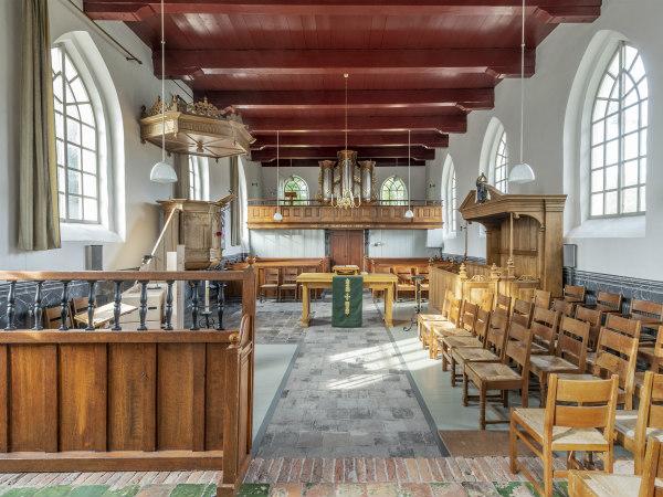 Het interieur van de kerk van Kolham