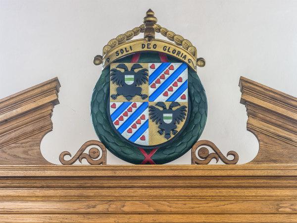 Wapen provincie Groningen op de Herenbank in de kerk van Kolham